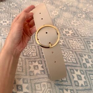 B LOW THE BELT Gorgeous Almond Leather Belt Sz M
